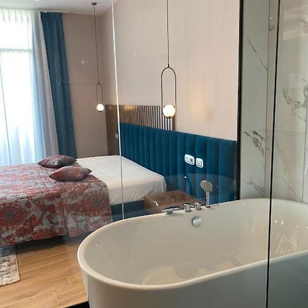 Отель Coco Тирана Экстерьер фото
